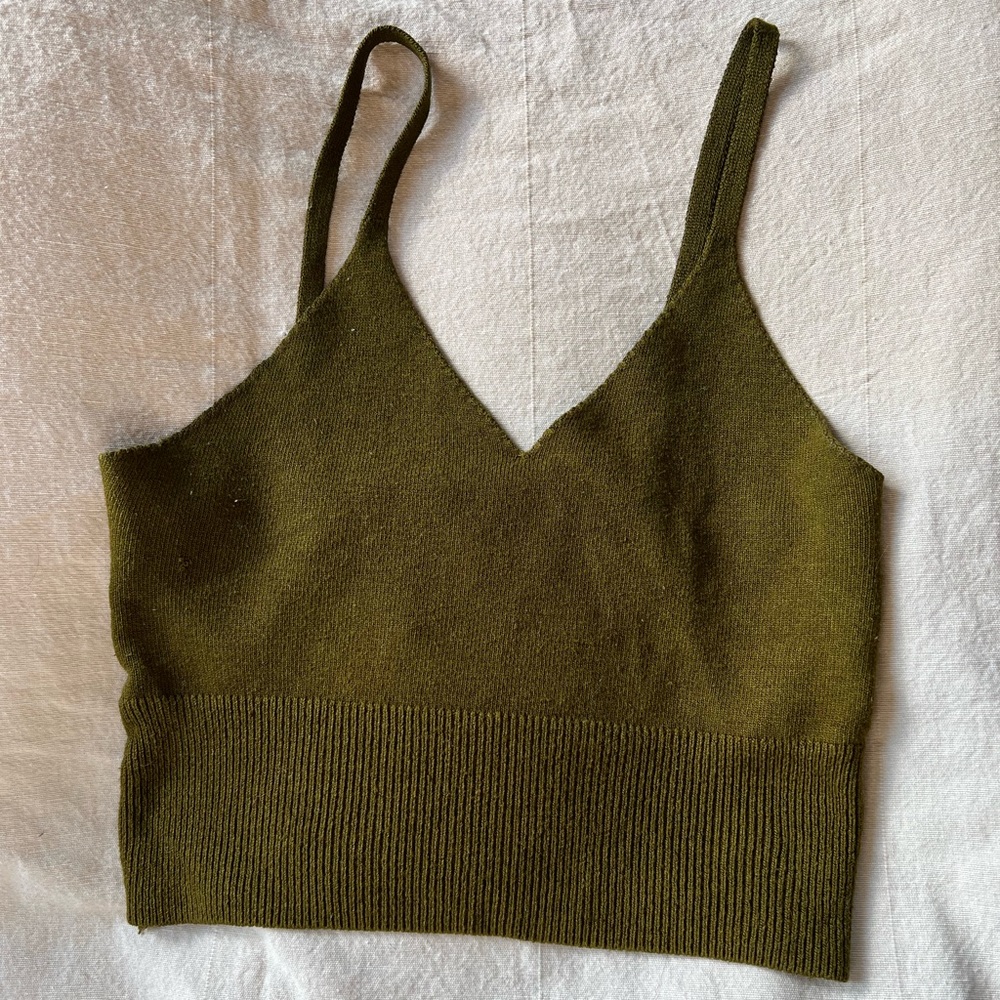 GREEN KNIT CROP TOP- size small